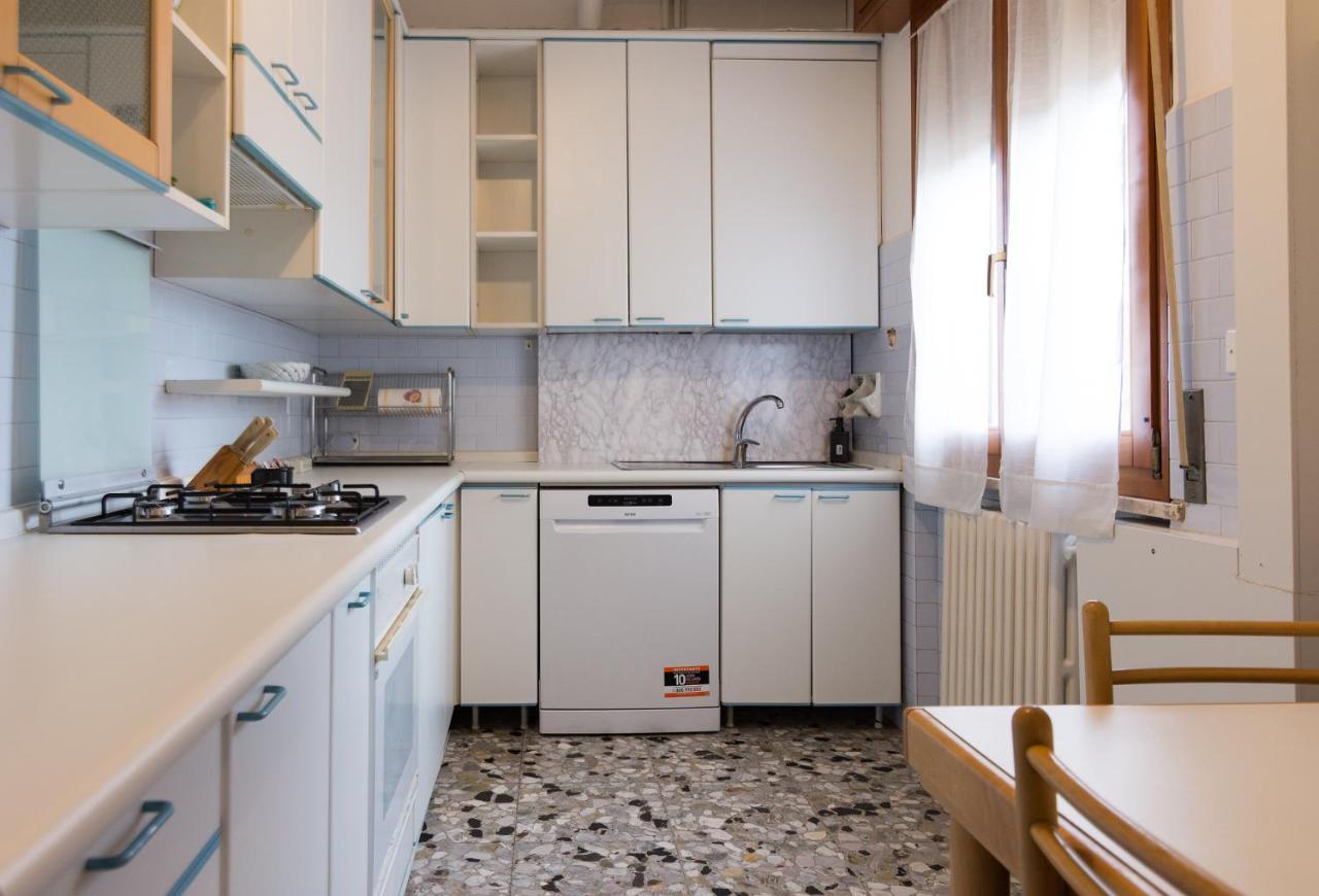 Apartment Gardappartamenti Rivo Lake View Desenzano del Garda